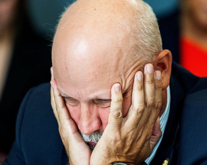 gop-congressman-warns-his-own-party-of-election-‘bloodbath’-without-1-key-change