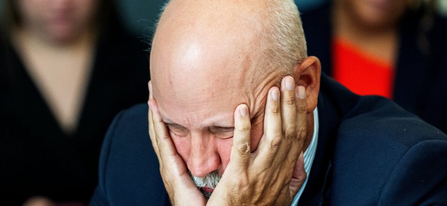 gop-congressman-warns-his-own-party-of-election-‘bloodbath’-without-1-key-change