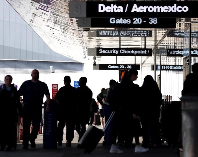 what-airports-are-being-hit-by-faa-cutbacks?-how-can-i-navigate-the-chaos?