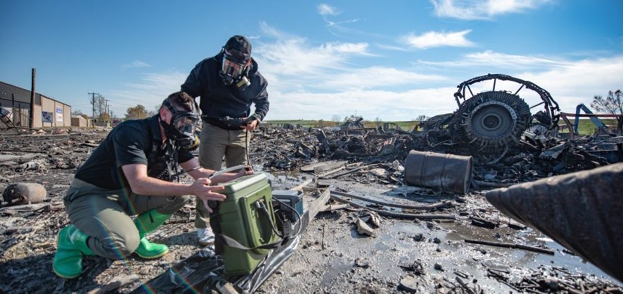 dramatic-videos-show-the-burning-ups-cargo-plane-crash-in-a-massive-fireball