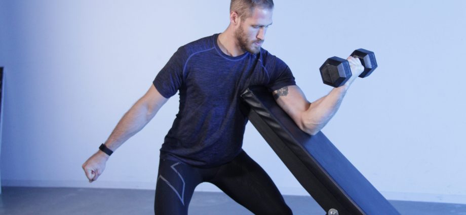 Blow Up Your Biceps With the Preacher Curl