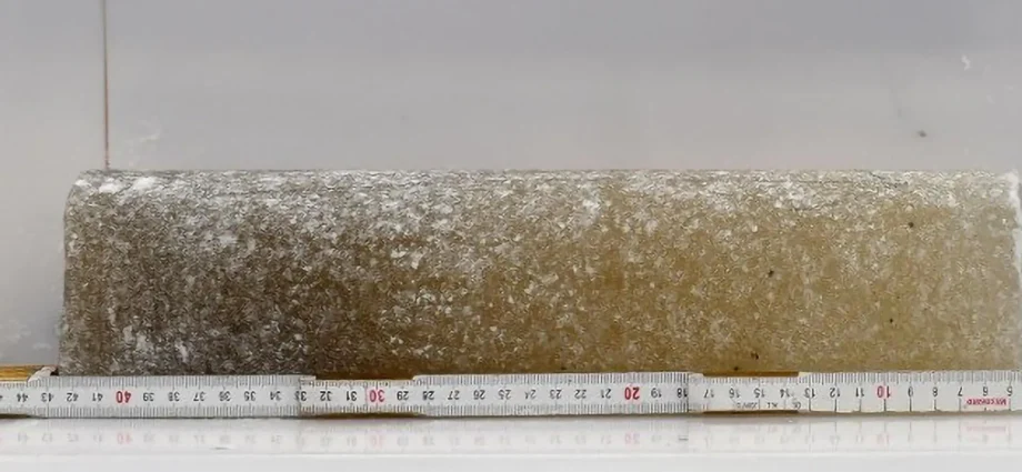 frozen-for-6-million-years,-antarctic-ice-rewrites-earth’s-climate-story