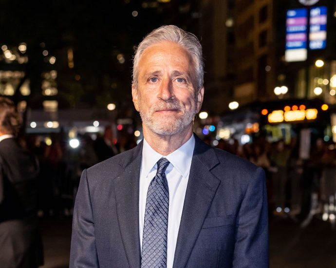 stewart-blames-the-traitor’s-“no-kings”-dump-for-gop-election-beatdown