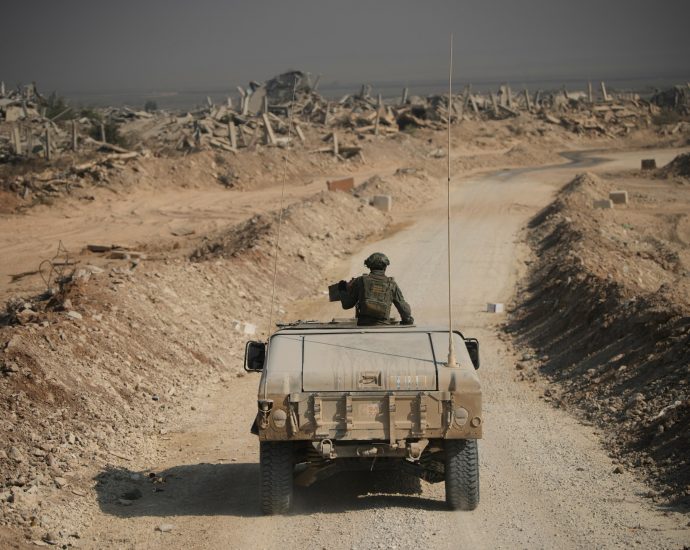 live:-israel-vows-to-destroy-all-hamas-tunnels-in-gaza-as-attacks-continue