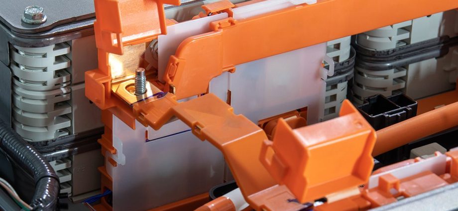 dielectric-manufacturing-expands-ev-bus-bar-production-with-ems-industrial-acquisition