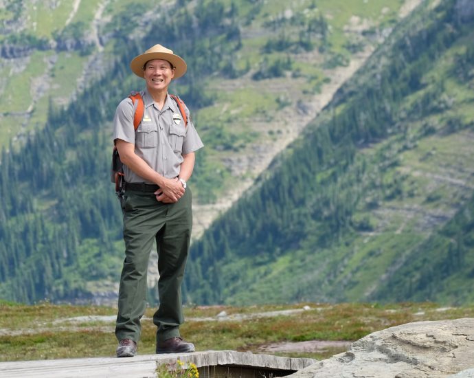 states-and-nonprofits-are-helping-national-parks-run-during-the-shutdown.-could-their-efforts-backfire?