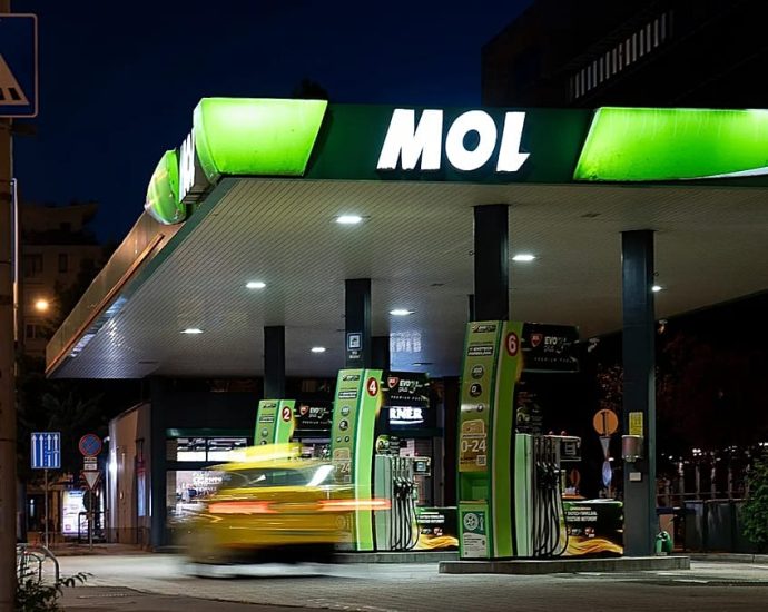 the-traitor-weighs-hungary’s-‘vital’-request-for-exemption-from-russian-energy-sanctions