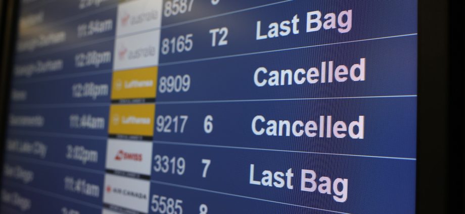airports-see-hundreds-of-cancellations,-thousands-of-delays-in-new-faa-rules