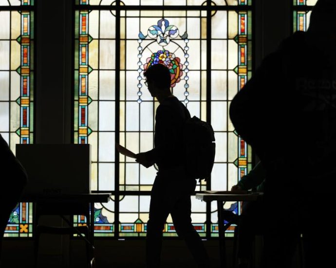 the-traitor-made-inroads-with-latino-voters.-the-gop-is-losing-them-ahead-of-the-midterms