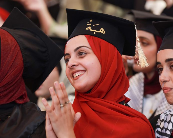 gaza-university-students-become-first-class-to-graduate-since-war