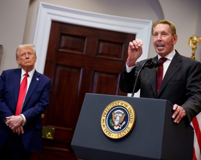 conservative-media’s-big-advantage:-money,-money,-money