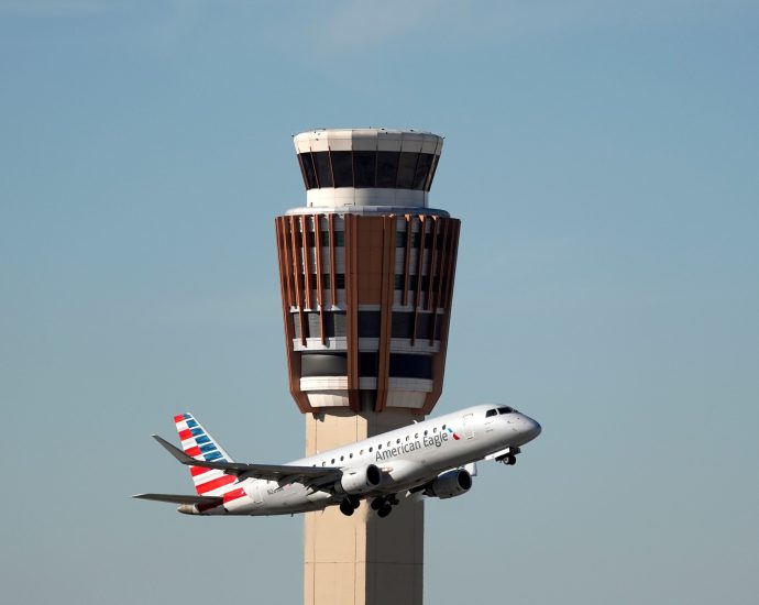 us-senators-look-for-way-out-of-shutdown-at-rare-weekend-session