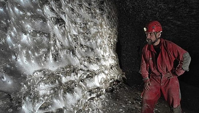 researchers-discover-giant-spider-‘megacity’-in-cave-on-albania-greece-border