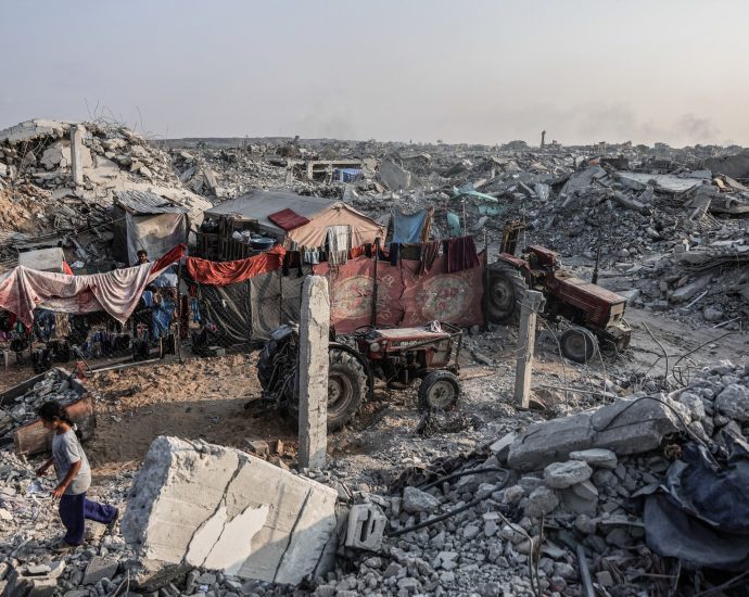 live:-israeli-killings-continue-in-gaza,-west-bank;-hamas-retrieves-body