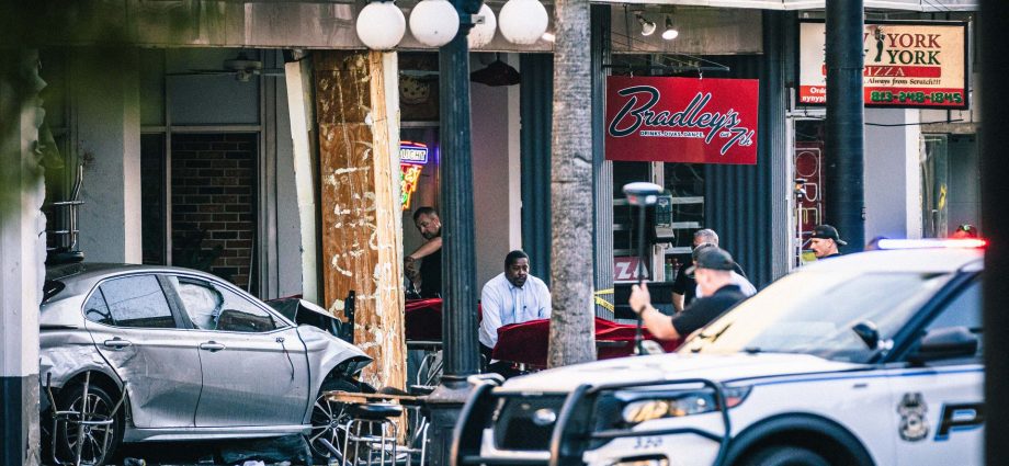 at-least-4-dead,-13-injured-after-alleged-street-racer-crashes-into-tampa-nightclub