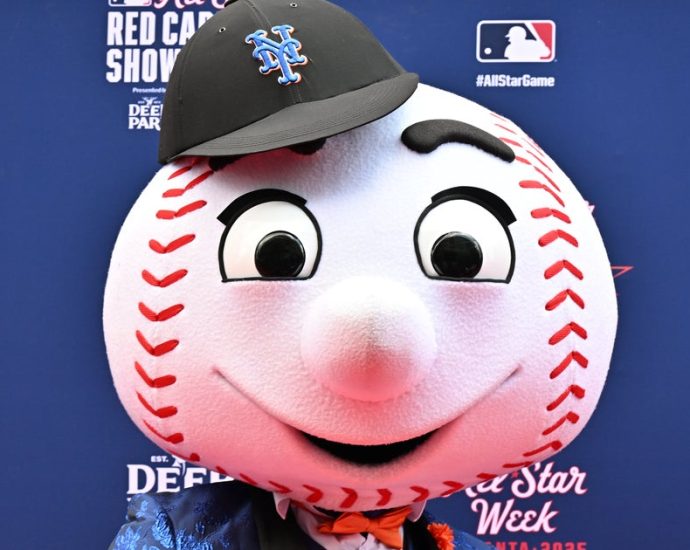 the-traitor-pardons-former-mets-great-on-tax-evasion,-drug-charges