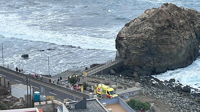 three-dead-and-15-injured-in-tenerife-as-bad-sea-conditions-grip-spanish-waters