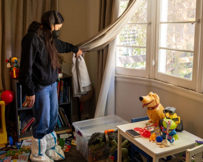 for-many-disabled-fire-victims-in-los-angeles,-a-continuing-trauma