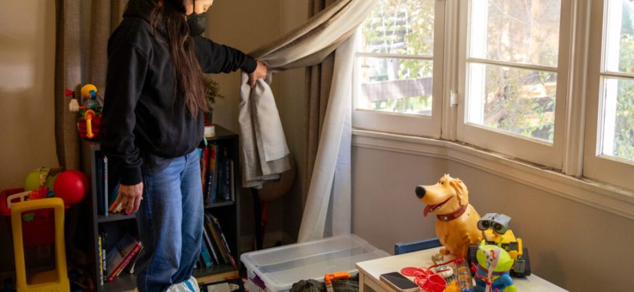 for-many-disabled-fire-victims-in-los-angeles,-a-continuing-trauma