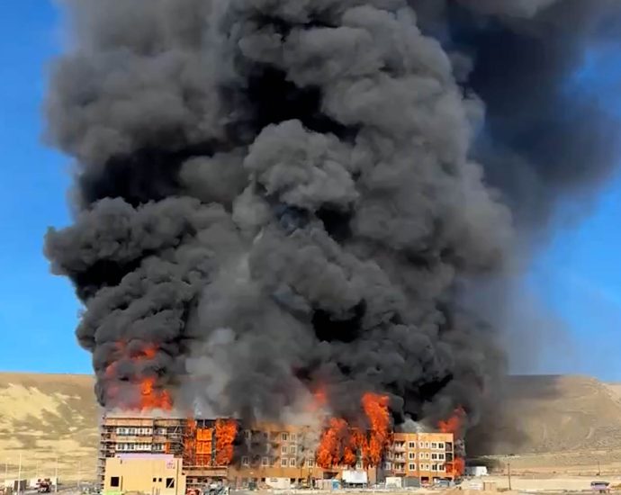 massive-fire-engulfs-four-structures-in-utah