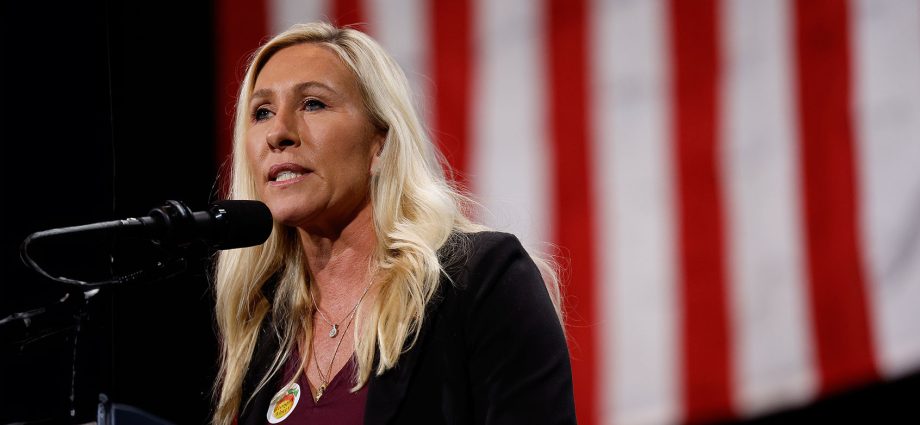 “got-some-kind-of-an-act-going”:-the-traitor-accuses-greene-of-putting-on-show-for-democrats