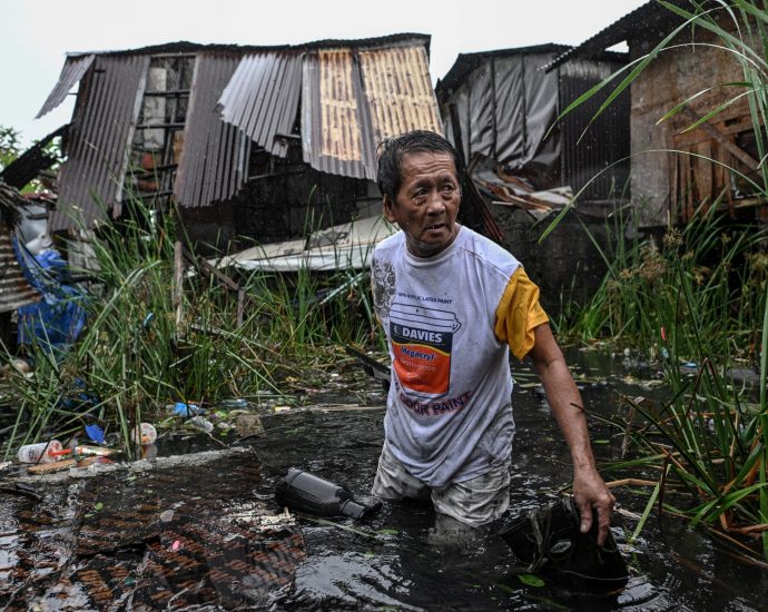 typhoon-fung-wong-kills-at-least-4-as-it-devastates-the-philippines