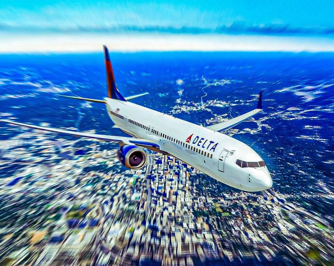 ice-cream-promise:-delta-air-lines-pilot-goes-viral-after-reassuring-nervous-flyers-amid-delays