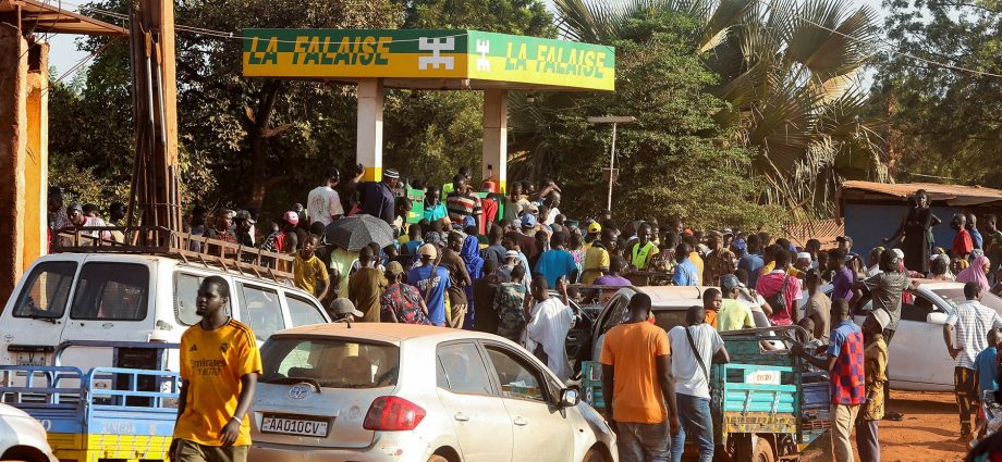 jnim-siege:-what-is-happening-in-mali?