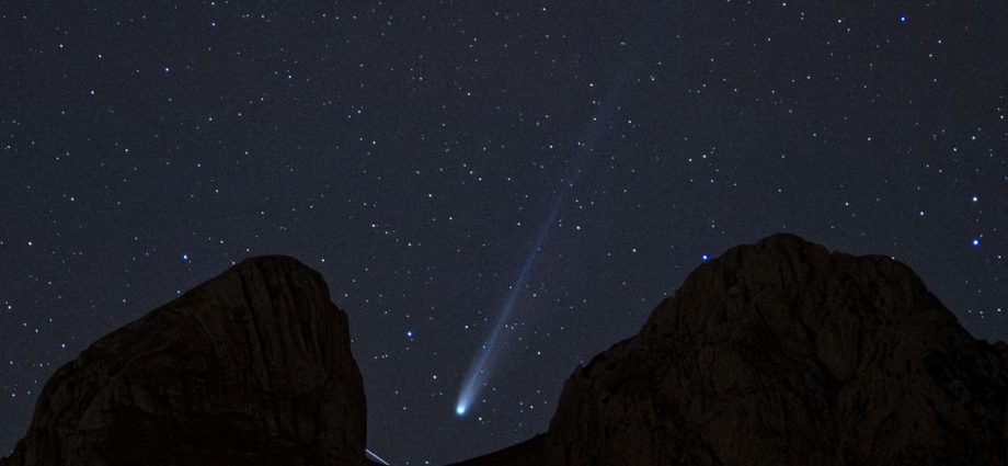 Comet Lemmon lights up the sky over Spain | Space photo of the day for Nov. 11, 2025