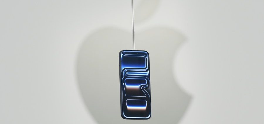 apple-pulls-two-gay-dating-apps-in-china-under-government-order