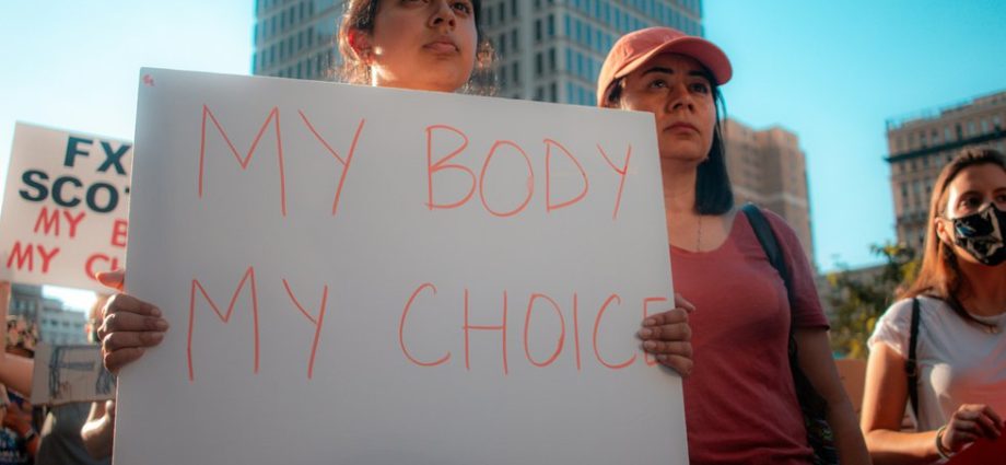 abortion-restrictions-on-young-people-cause-trauma