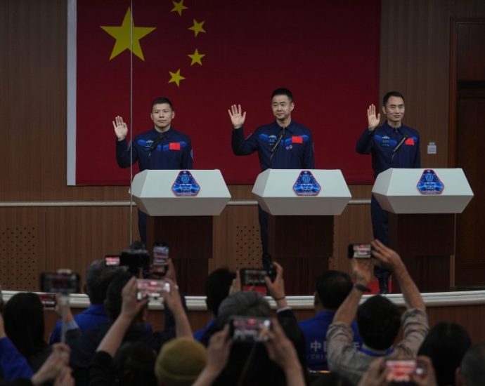 china’s-stranded-astronauts-‘in-good-condition’-after-space-debris-delays-planned-return