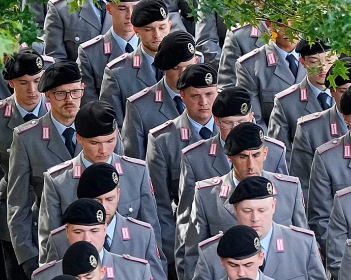 germany-inches-close-to-agreement-on-contentious-military-service-but-questions-remain