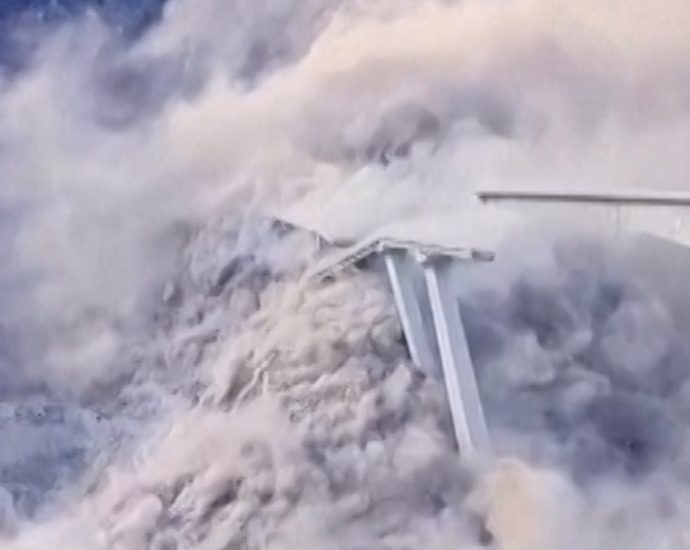 video:-newly-opened-bridge-collapses-in-china