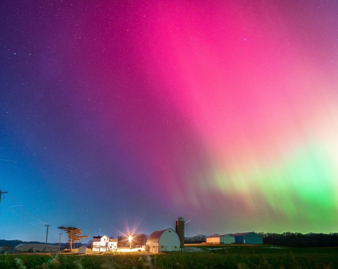 geomagnetic-storm-brings-dazzling-northern-lights-to-us.-skies