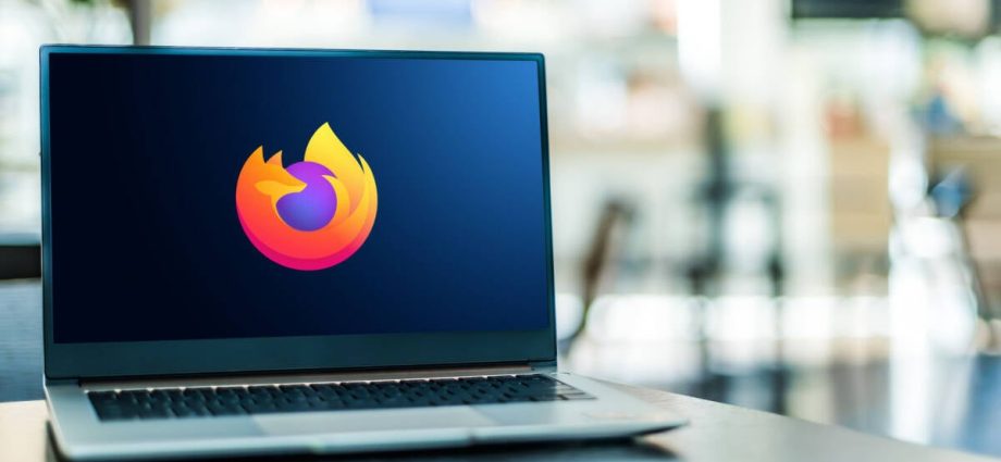 mozilla’s-firefox-145-is-heeeeeere:-buffs-up-privacy,-bloats-ai