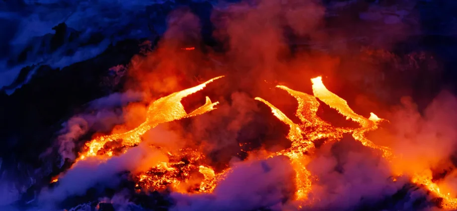 earth-is-slowly-peeling-its-continents-from-below,-fueling-ocean-volcanoes