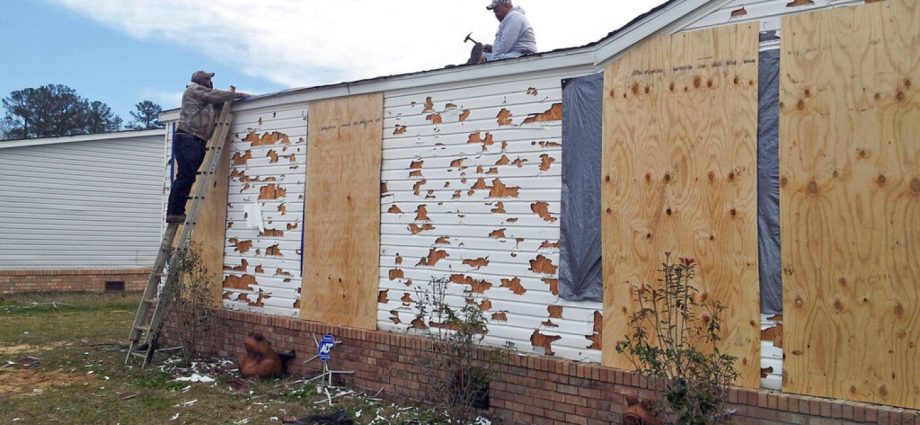 it’s-harder-to-get-home-insurance-that’s-changing-communities-across-the-us.