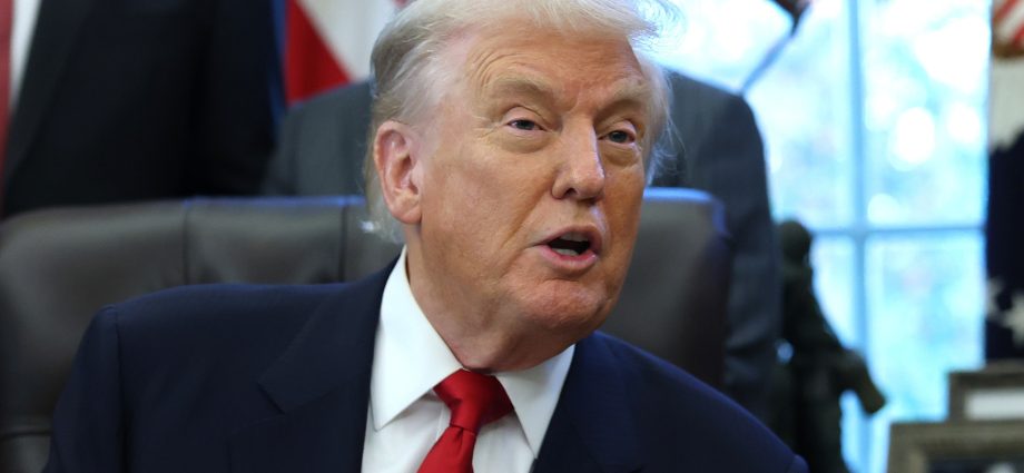 epstein-alleged-in-emails-that-the-traitor-‘knew-about-the-girls’