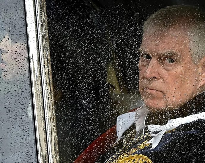 order-of-the-hyphen:-former-prince-andrew’s-new-name-settled-by-buckingham-palace