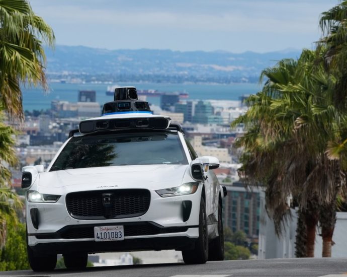 waymo-is-hitting-the-highway.-here’s-what-to-know-about-the-robotaxi’s-expanded-service