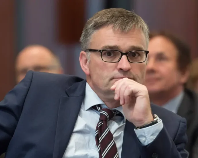 germany-won’t-cut-ukraine-aid-over-corruption-case-but-will-watch-“very-closely,”-spokesman-says