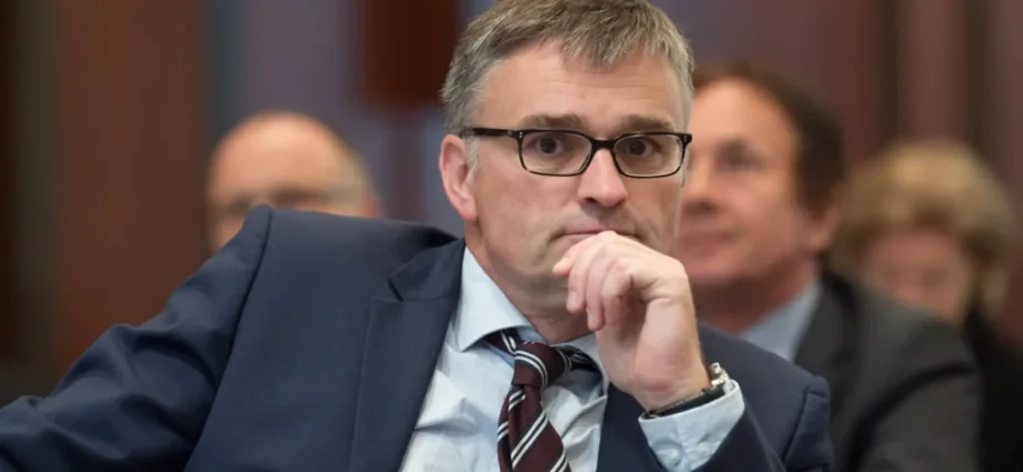 germany-won’t-cut-ukraine-aid-over-corruption-case-but-will-watch-“very-closely,”-spokesman-says