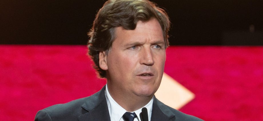 critics-rip-tucker-carlson’s-latest-conspiracy-talk:-‘insulting-to-even-basic-intelligence’