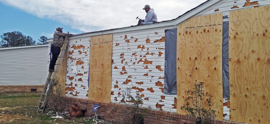 why-home-insurance-is-unaffordable,-even-in-places-without-wildfires-or-hurricanes