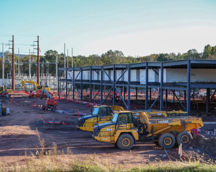 a-new-unifying-issue:-just-about-everyone-hates-data-centers