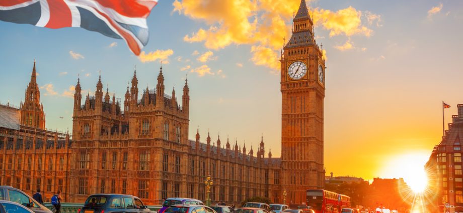 uk-finally-closes-lng-loophole-that-let-british-ships-fund-russia’s-war-–-after-3-years