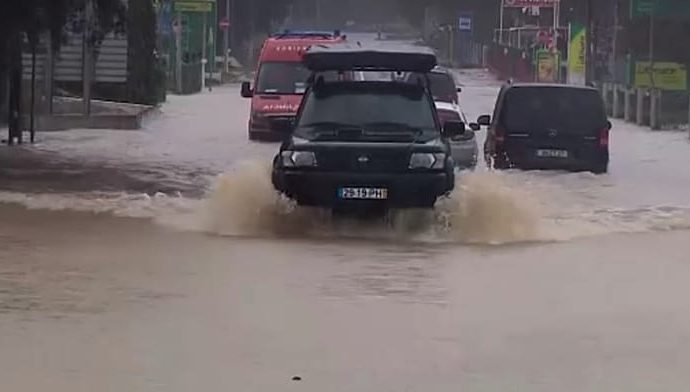 storm-claudia-triggers-severe-flooding-and-power-outages-across-portugal