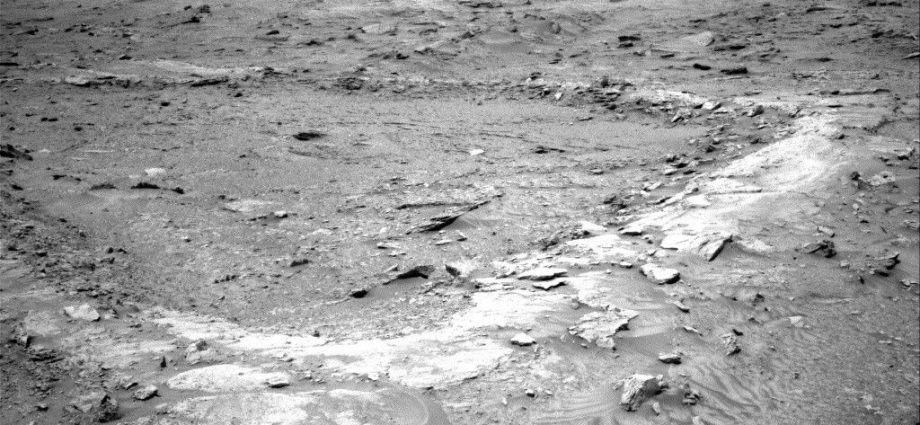 curiosity-blog,-sols-4675-4681:-deciding-where-to-dig-into-the-boxworks