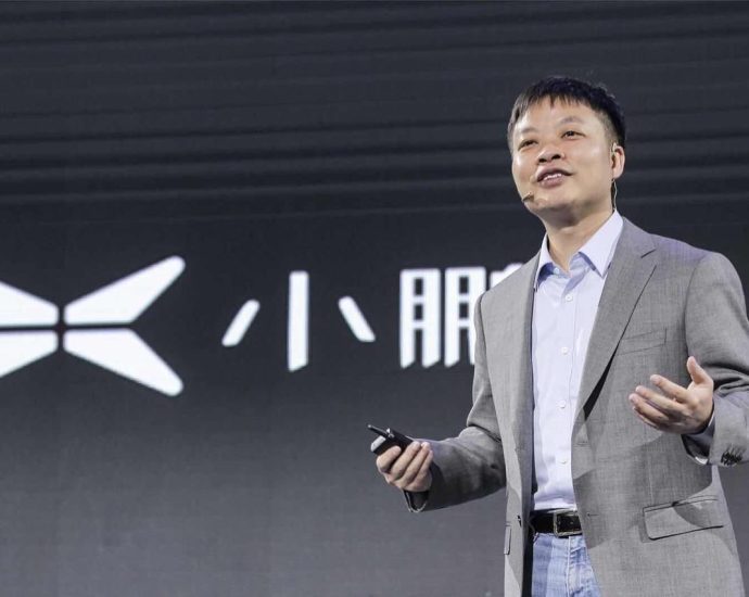 Xpeng Launches X9 Super Range-Extender EV with Bold Robot Demo